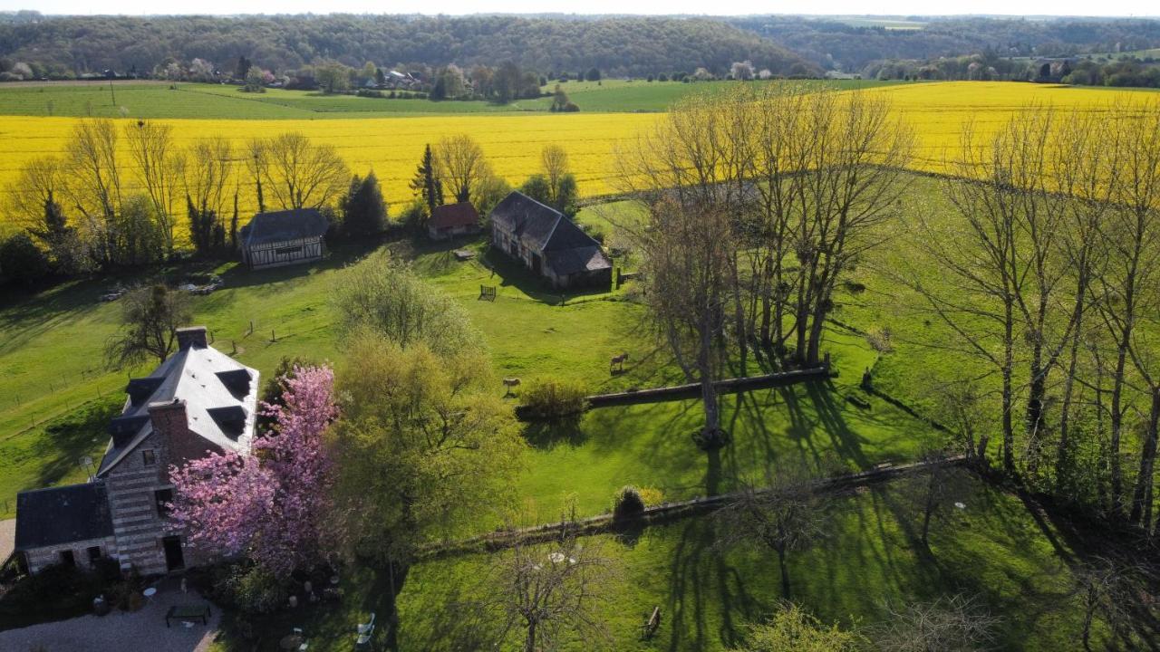 Le Petit Manoir De La Vernelle Bed & Breakfast Fourmetot Exterior photo
