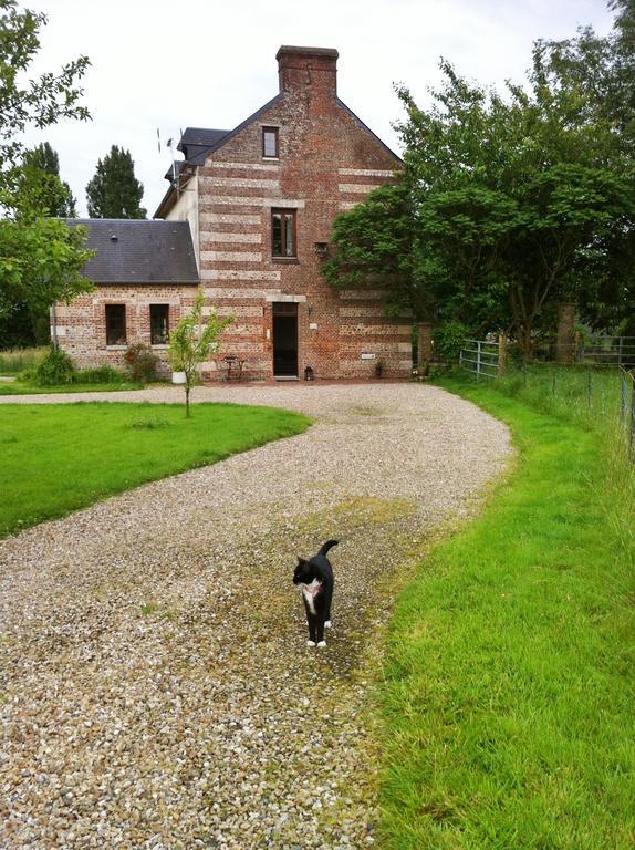 Le Petit Manoir De La Vernelle Bed & Breakfast Fourmetot Exterior photo